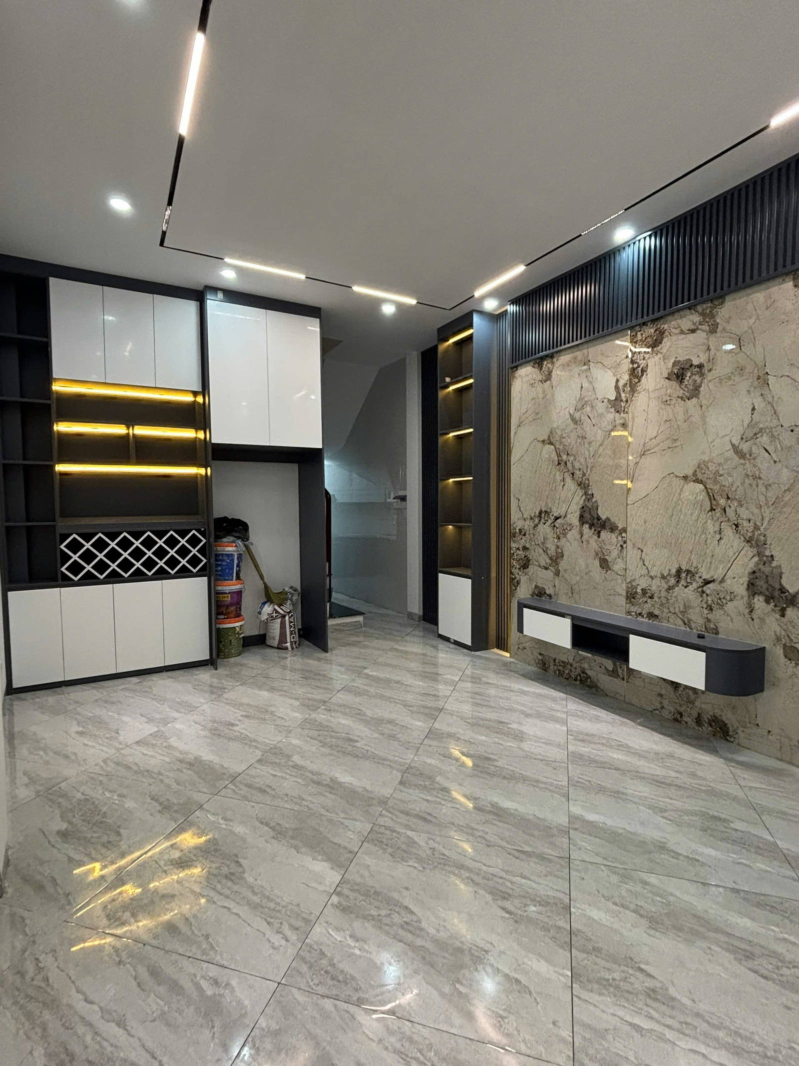 BÁN NHÀ GIẢI PHÓNG, HOÀNG MAI. GẦN PHỐ, MỚI TINH, FULL NỘI THẤT. 35m2,   6.8 tỷ. - Ảnh 1