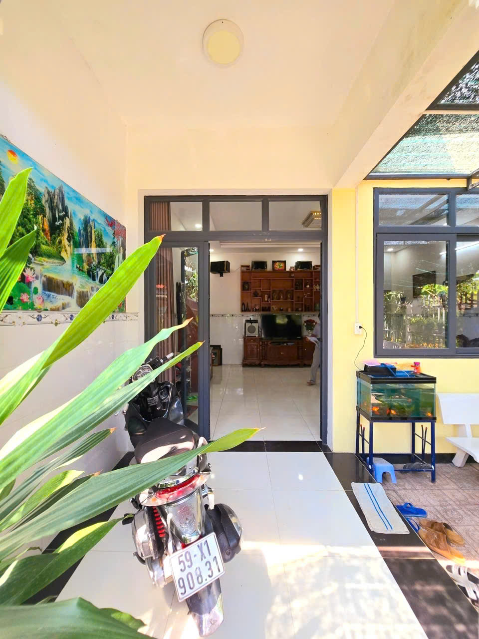 Kinh Khủng Khiếp, Nhà Dt 200m2, ngang 6, Mặt Tiền, Quận 9, Giá chỉ 2.95ty - Ảnh 1