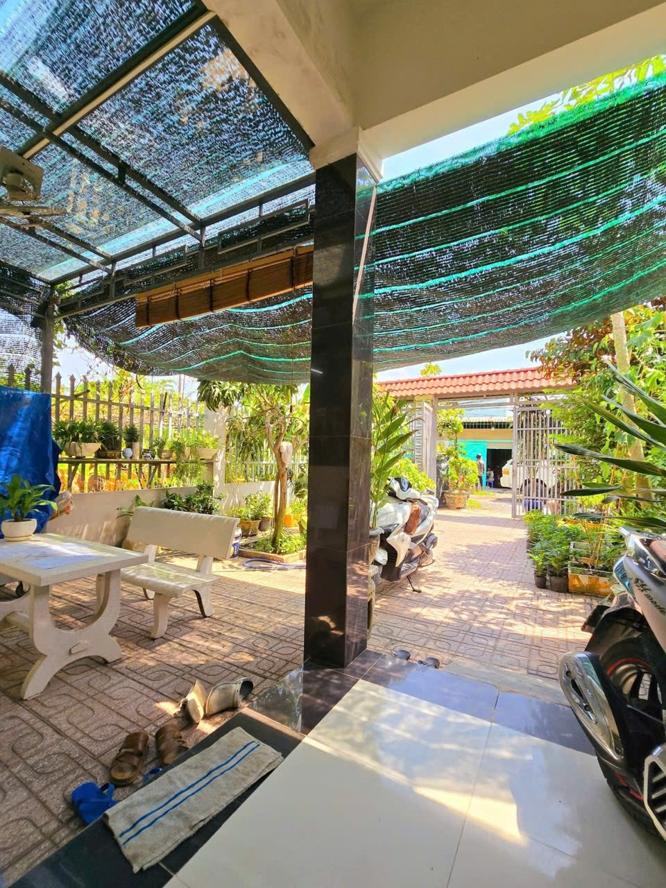 Kinh Khủng Khiếp, Nhà Dt 200m2, ngang 6, Mặt Tiền, Quận 9, Giá chỉ 2.95ty - Ảnh 2