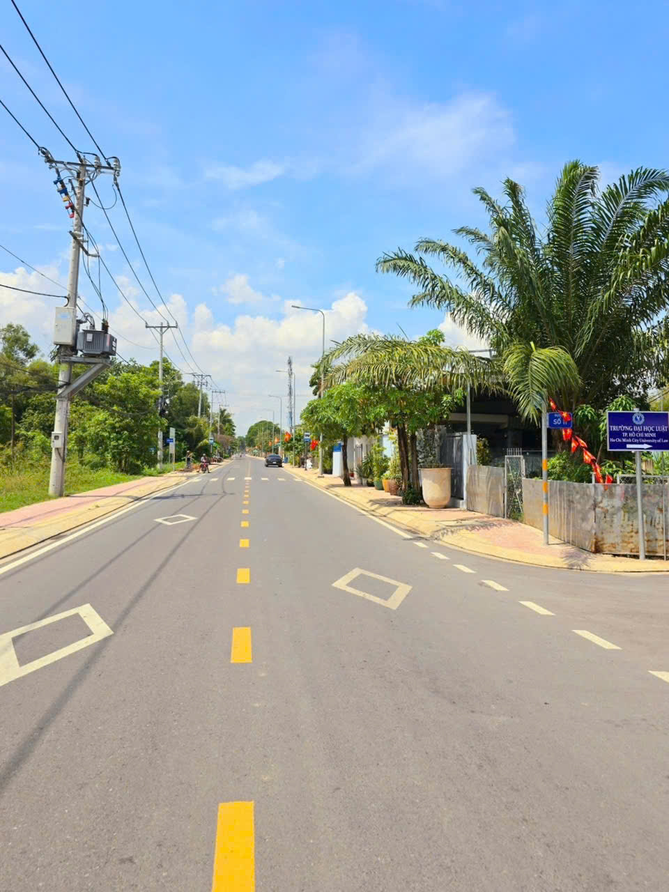 Kinh Khủng Khiếp, Nhà Dt 200m2, ngang 6, Mặt Tiền, Quận 9, Giá chỉ 2.95ty - Ảnh 4