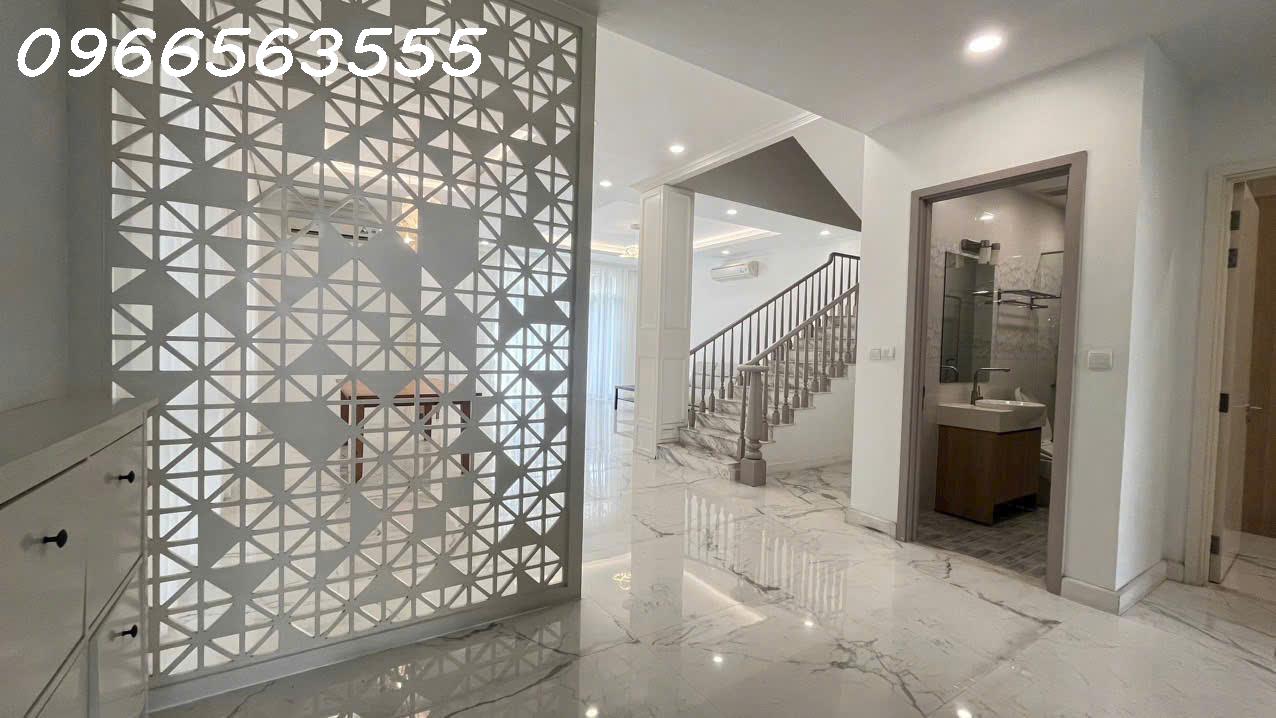 CHO THUÊ BIỆT THƯ LÂU ĐÀI CHATEAU - PHÚ MỸ HƯNG - NHÀ ĐẸP - GIÁ 4000$ - Ảnh 3