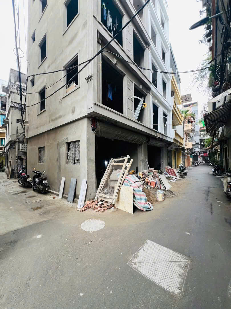 Bán nhà Hoàng Quốc VIệt - view hồ - ô tô vào nhà - Ảnh 1