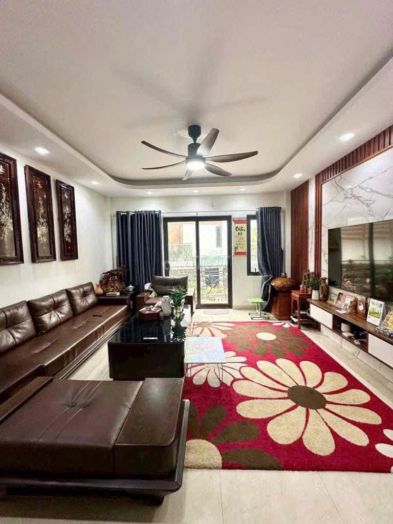 Bán Nhà Phố Đại Cát 36m2 x 5 tầng, nhà đẹp long lanh , mặt ngõ rộng ô tô tránh vào nhà, 3 phòng ngủ - Ảnh chính