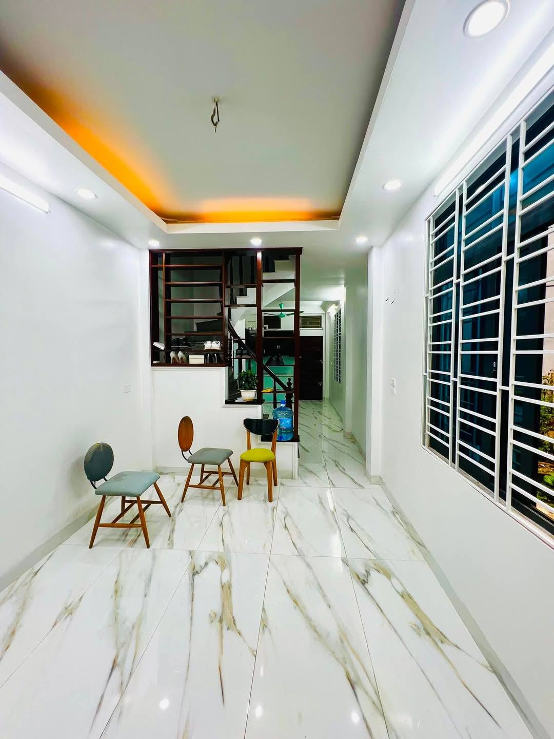 Bán nhà đẹp phố Lạc Long Quân 40m2 5tầng mặt tiền 4.3m hơn 6 tỷ Cầu Giấy - Ảnh 1
