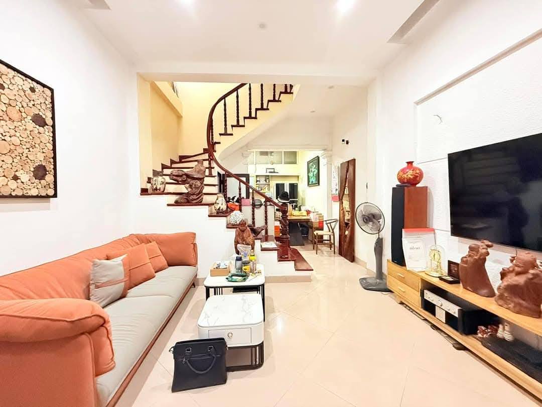 Bán nhà đẹp phố Võ Chí Công 40m2 5tầng mặt tiền 6.5m 7.5 Tỷ Cầu Giấy - Ảnh chính