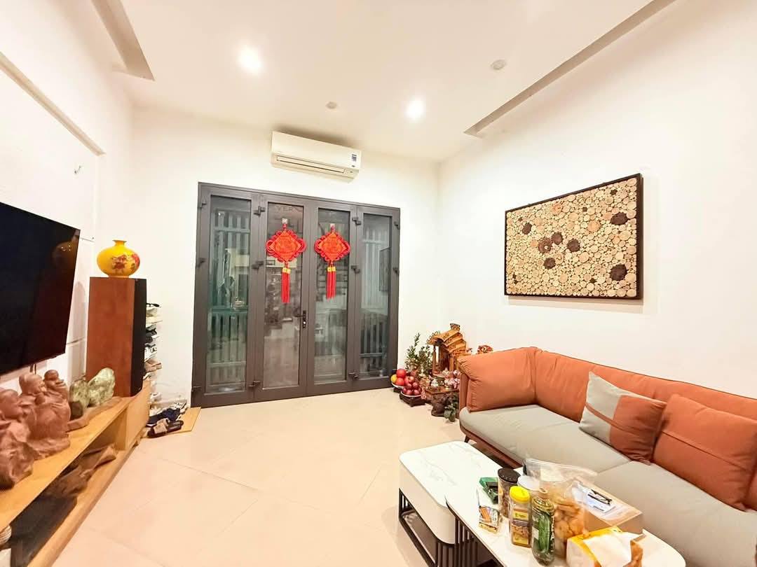 Bán nhà đẹp phố Võ Chí Công 40m2 5tầng mặt tiền 6.5m 7.5 Tỷ Cầu Giấy - Ảnh 1