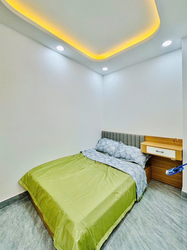 Gần Chợ BÀ CHIỂU, Nhà 2 MẶT TIỀN, 3PN, NỞ HẬU, hoàn công, 4x tỷ - Ảnh 3