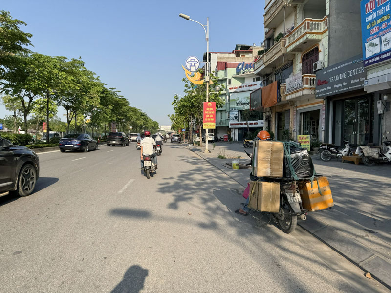 Sở hữu ngay nhà 4 tầng mặt phố Cổ Linh 82m2, vị trí đắc địa cho mọi hình thức kinh doanh! - Ảnh 1
