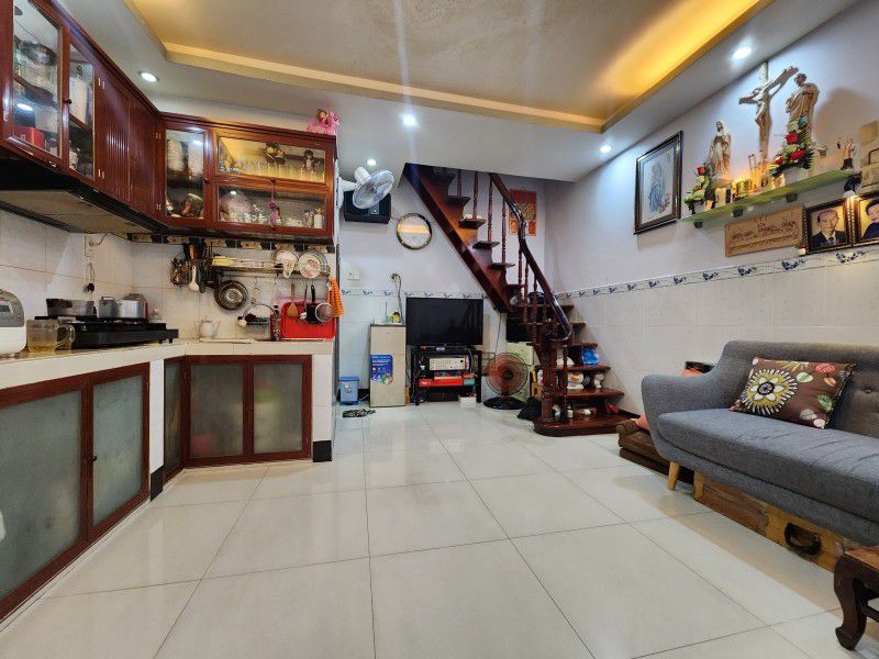 NHÀ ĐẸP 2 TẦNG Ở NGAY - KHU VIP BÀU CÁT, PHƯỜNG 14, TÂN BÌNH - CÁCH 1 CĂN RA HẺM LỚN 7M Ô TÔ TRÁNH - Ảnh 1