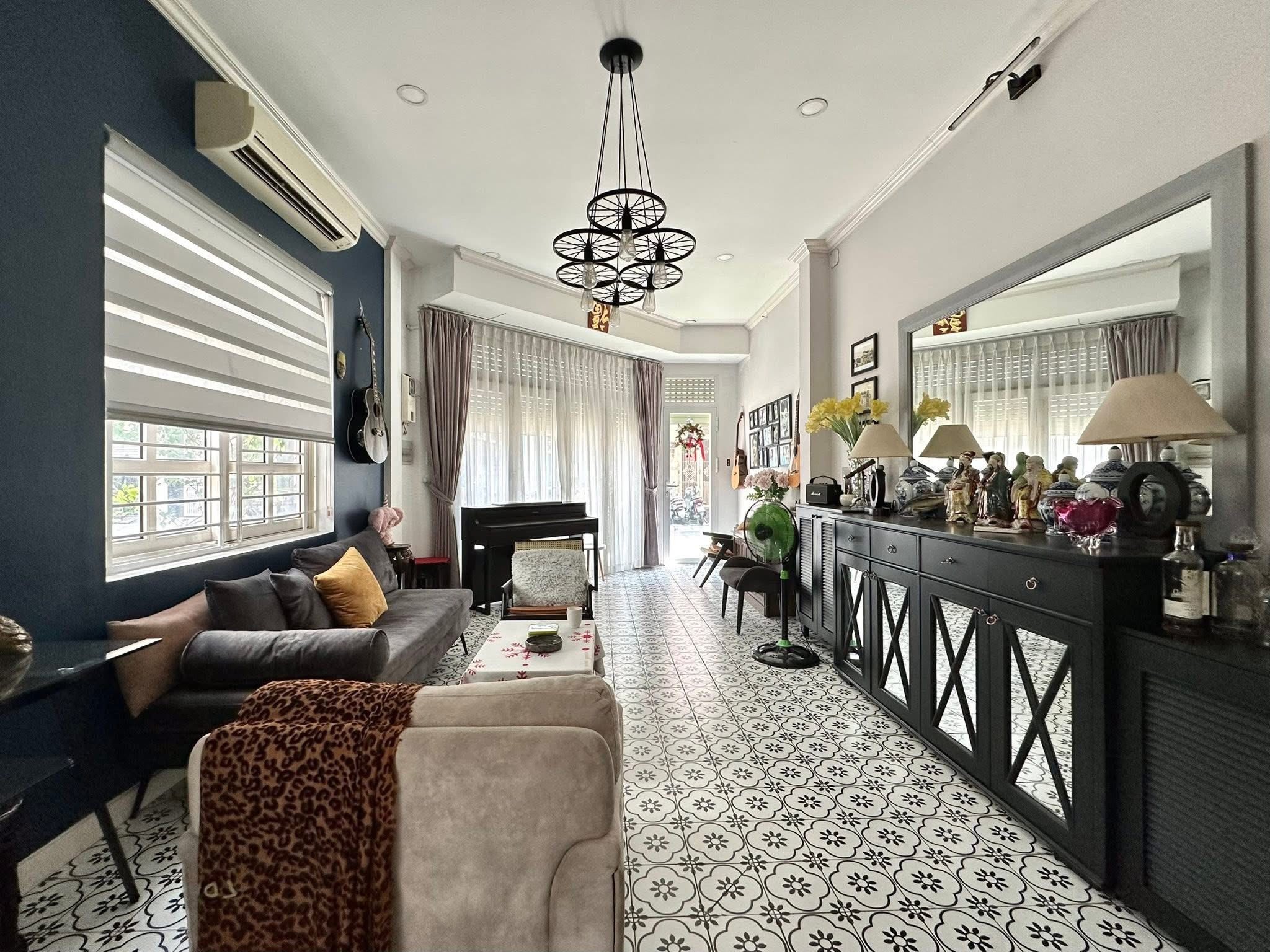 MẶT TIỀN HOA LAN, P2, PHÚ NHUẬN - LÔ GÓC 2 MẶT TIỀN VIP - 4 TẦNG - 32.5 TỶ - Ảnh 2