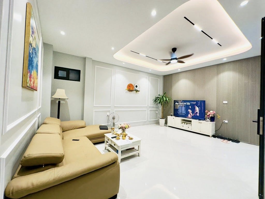 Bán Nhà Phố Minh Khai - 50m Vuông Xây 5Tầng Thang Máy - Mặt Tiền 6m - Vài Mét Ra Mặt Phố - Ảnh 1