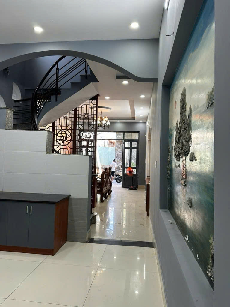 💥NHÀ ĐẸP - HẺM XE HƠI - GẦN CHỢ CÂY SỘP - CHỈ CÒN 5.5 TỶ  DT: 94.4m2  2 tầng  4PN  3WC - Ảnh 3