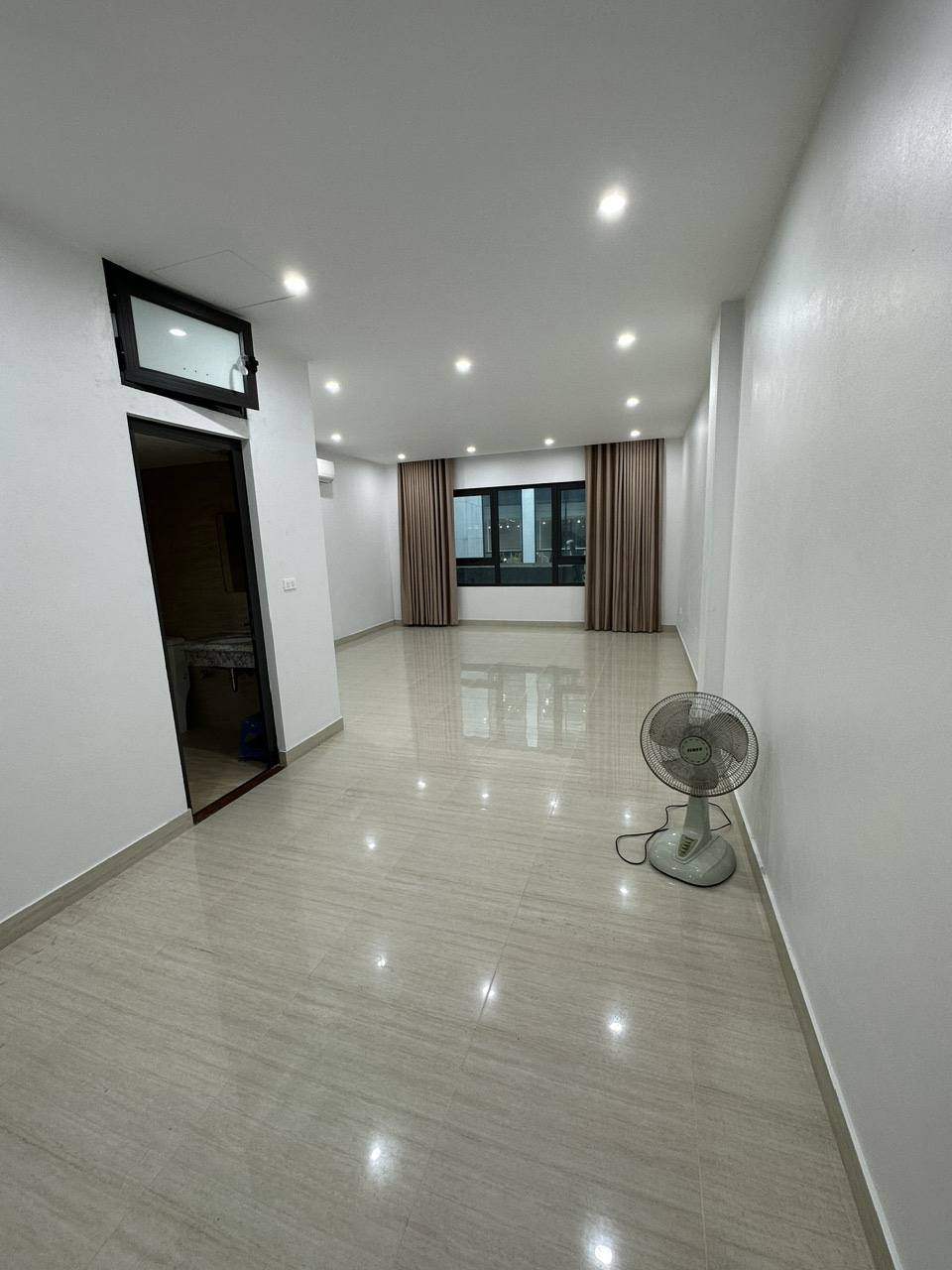 BÁN NHÀ MẶT PHỐ HOÀNG QUỐC VIỆT – VỈA HÈ HAI BÊN – KINH DOANH TUYỆT ĐỈNH - 50M X 4 TẦNG – 18 TỶ - Ảnh 1