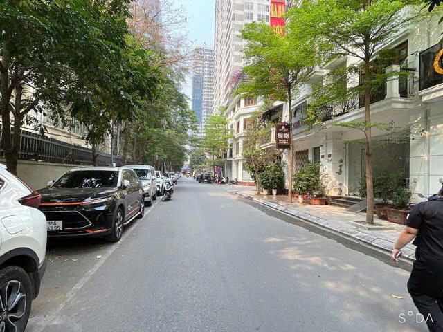 BÁN NHÀ MẶT PHỐ HOÀNG QUỐC VIỆT – VỈA HÈ HAI BÊN – KINH DOANH TUYỆT ĐỈNH - 50M X 4 TẦNG – 18 TỶ - Ảnh 2