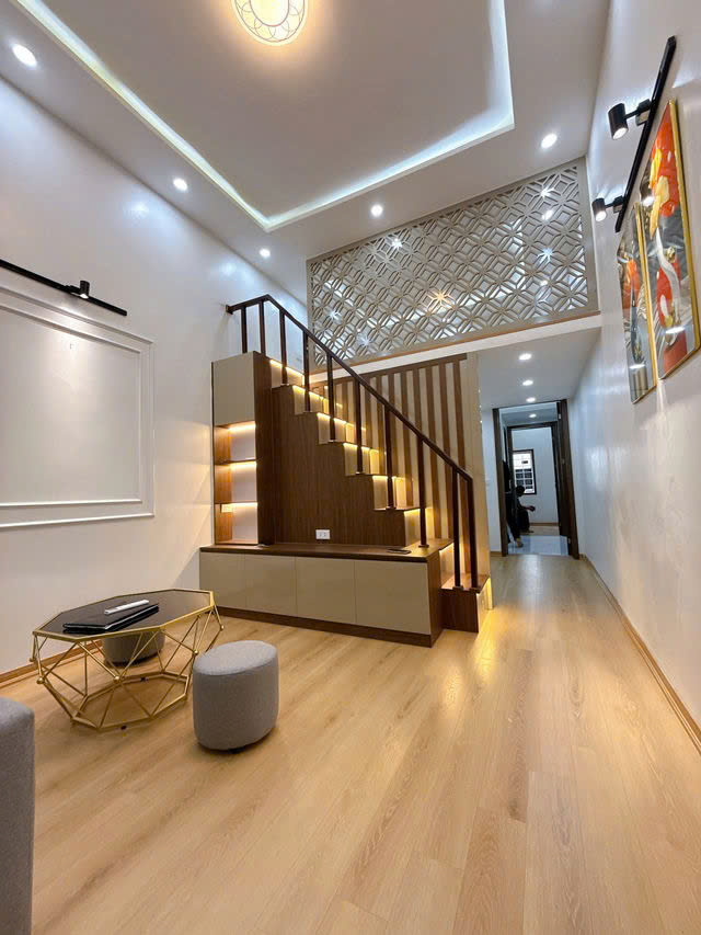 Bán căn hộ tập thể tầng 3, Trần Cung, 60m2, 3 ngủ, căn góc, ô tô vào được, 3 tỷ 100 - Ảnh chính