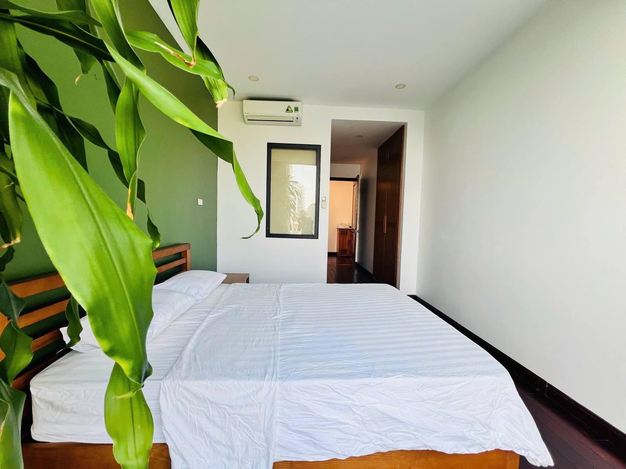 Bán nhà phố Trích Sài 265m2, 8 nổi 1 hầm, mặt tiền 16m dòng tiền 400tr/tháng giá 86 tỷ - Ảnh chính
