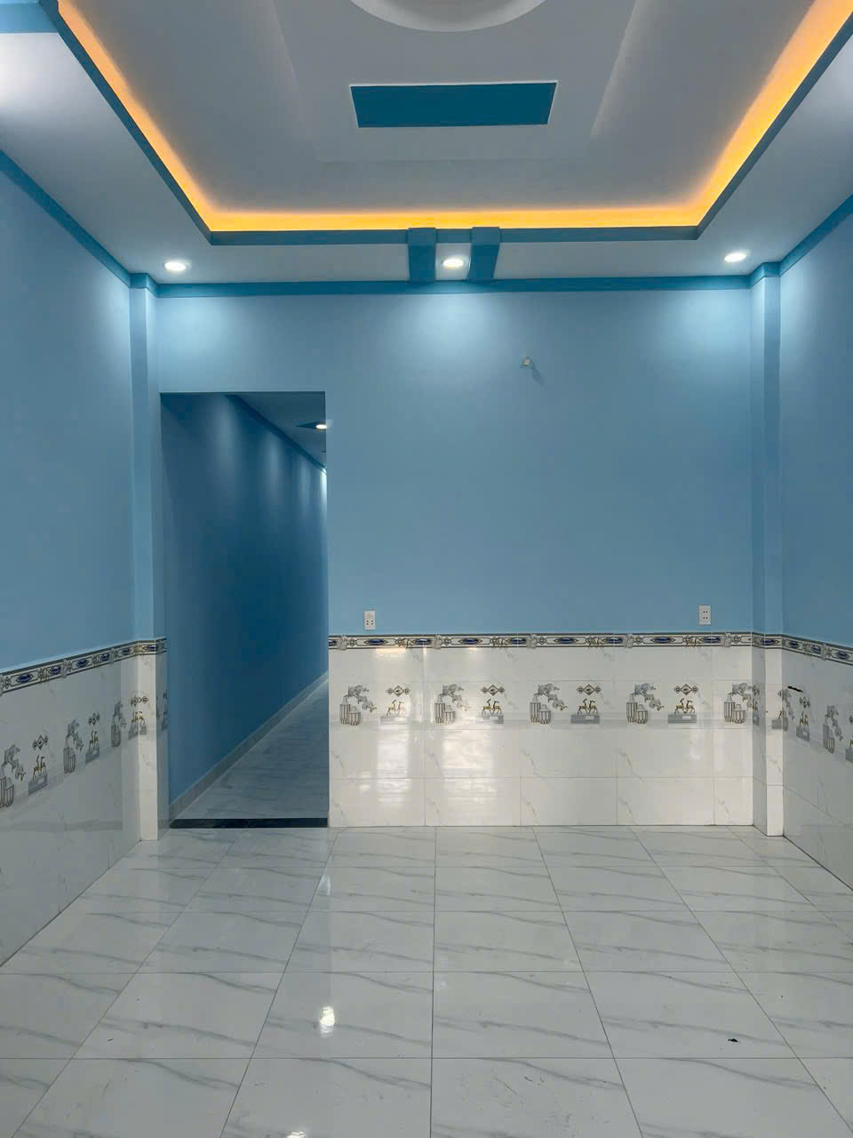 Bán nhà 200m2 MẶT TIỀN vừa ở vừa Kinh Doanh, giá rẻ hơn trong hẻm - Ảnh 2