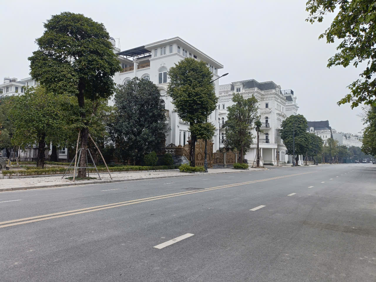 Cực Hiếm, Biệt thự Louis City 205m2- 5T có hầm, vị trí đẹp, giá 56.5 tỷ - Ảnh 1