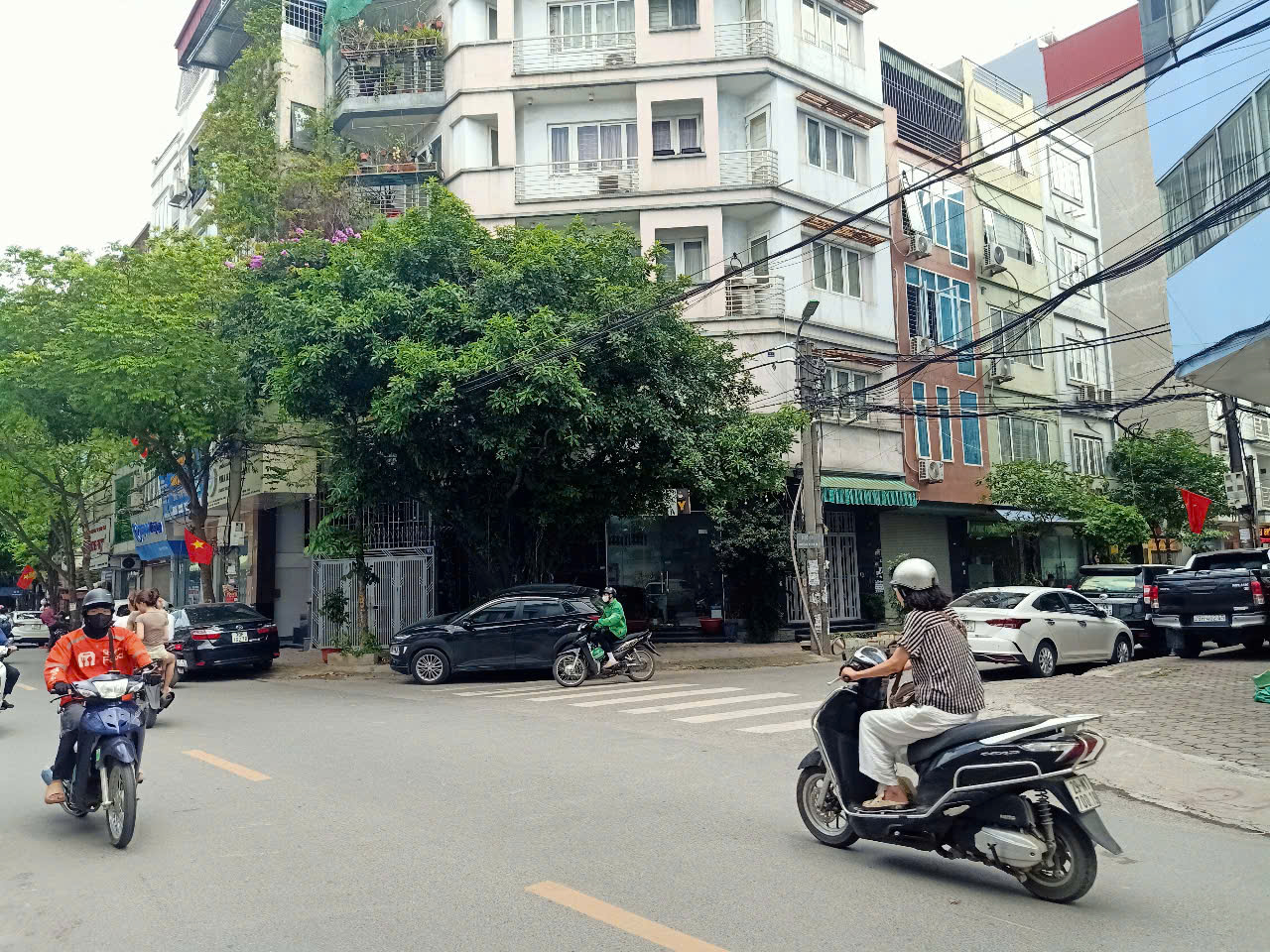 Cho thuê nhà liền kề Mỹ Đình lô góc vỉa hè rộng kinh doanh đỉnh - Ảnh 2