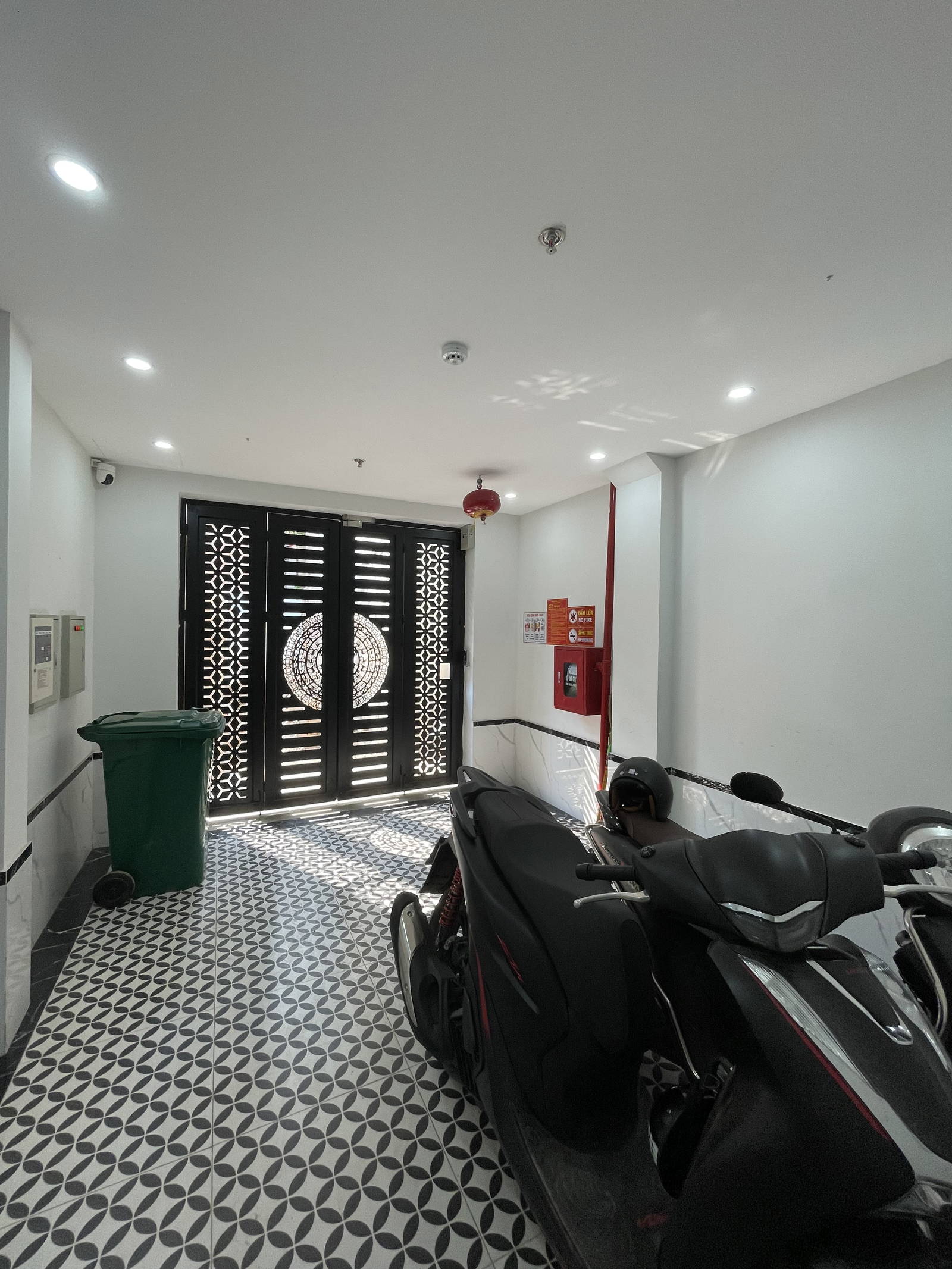Cần bán gấp nhà 5T THANG MÁY, Chợ Khâm Thiên, Đống Đa, 40m2, 8.2 tỷ - Ảnh chính