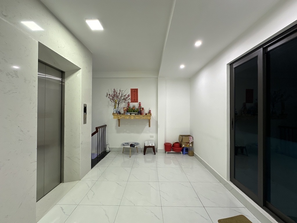 NHà Trương định 5 tầng thang máy , ngõ nông - Ảnh 8