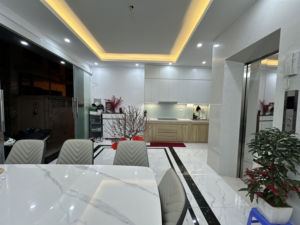 NHà Trương định 5 tầng thang máy , ngõ nông - Ảnh chính