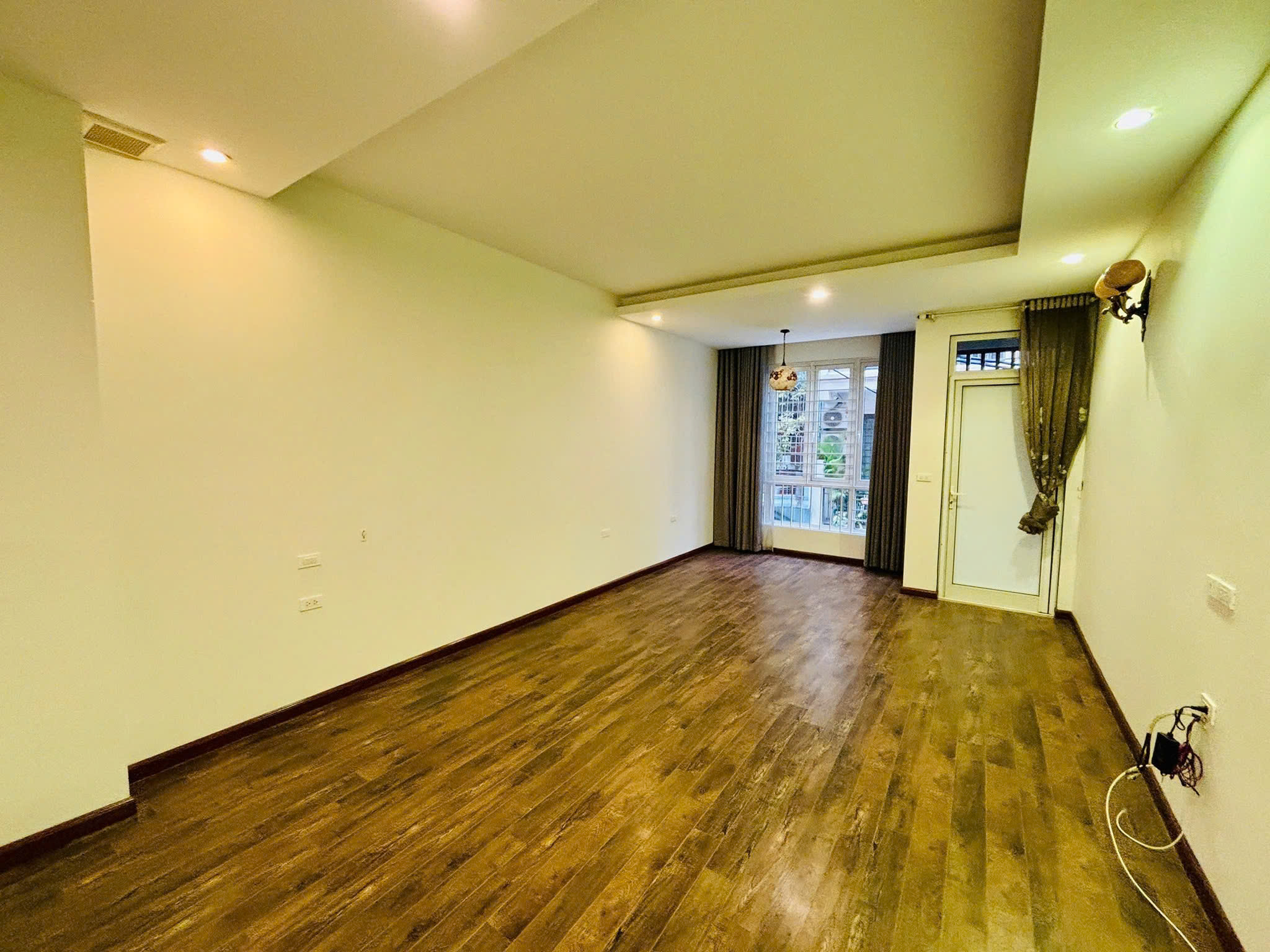 NHÀ PHÂN LÔ QUÂN ĐỘI PHỐ TÔ VĨNH DIỆN - 70M² - MT 5.2M - Ô TÔ TRÁNH - KINH DOANH - 19.5 TỶ - Ảnh 2