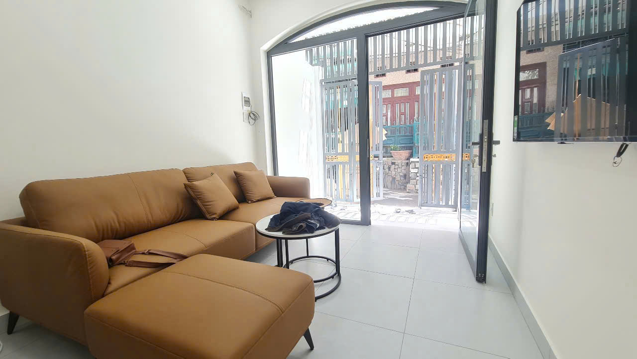 Bán nhà đẹp hẻm phố Tây Nguyễn Thiện Thuật Diện tích: 35m2, bán: 4.8 tỷ  Liên hệ: e Trinh - Ảnh 2