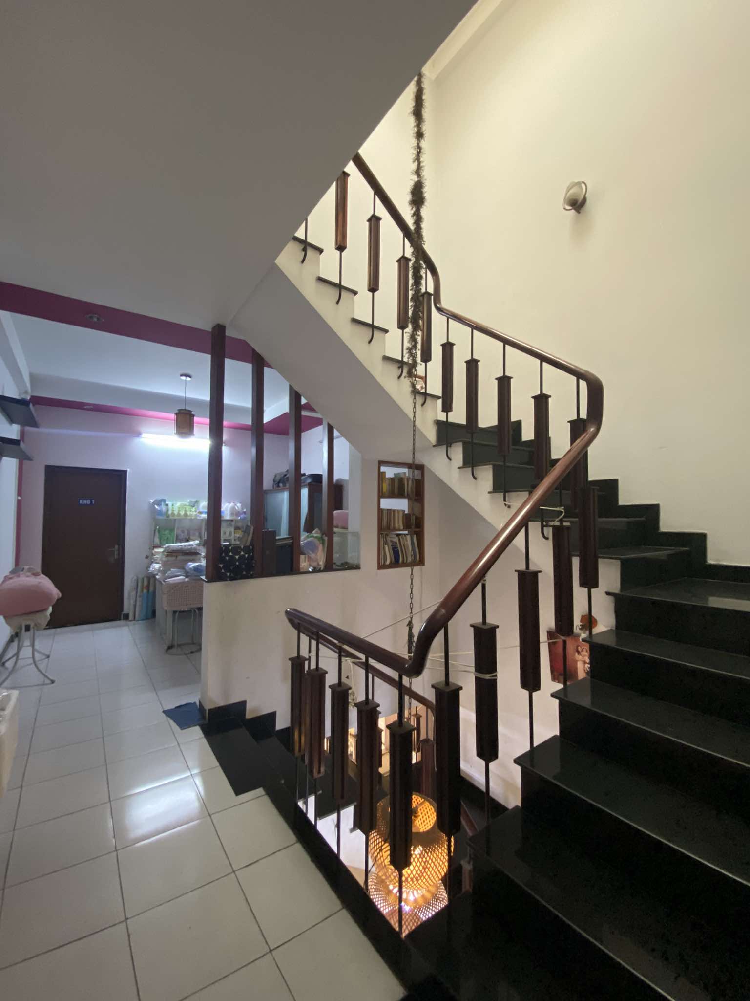 Gấp Bán nhà Mặt Tiền Kinh Doanh, 84m2 - 3 Tầng , Gần Ngã Tư MK Xa Lộ HN, Chỉ 10 Tỷ - Ảnh 1