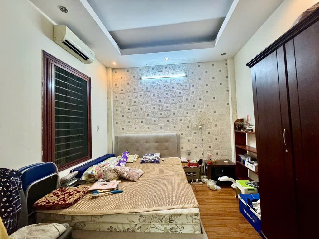 Nhà dân 4 tầng lô góc - hộ khẩu Cầu Giấy - 10m ra mặt phố, kinh doanh tốt - Ảnh 2