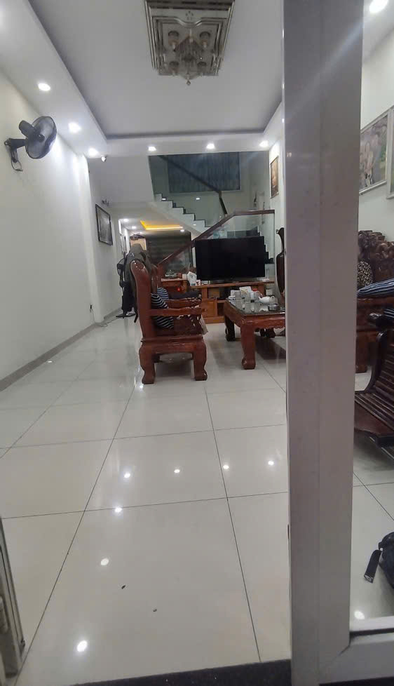 BÁN NHÀ 3 TẦNG TRẦN XUÂN SOẠN, Q7 – XE HƠI ĐỖ CỬA – GIÁ CHỈ 8.X TỶ, LH 0938827657 MS TUYỀN - Ảnh 4