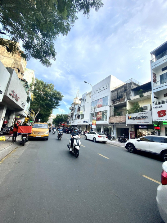 SIÊU HẤP DẪN. Bán nhà mặt tiền đường Võ Thị Sáu, Q3. DT 105m2(7x15m), TN 80tr/th. 4 tầng. Giá 38 tỷ - Ảnh chính