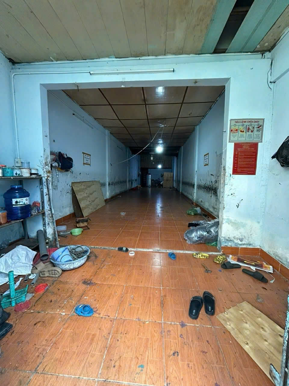 Bán nhà Mặt tiền Hiền Vương - gần Nguyễn Sơn, 8x22.5m, Cấp 4, tiện xây mới, 16.9 tỷ. - Ảnh 2