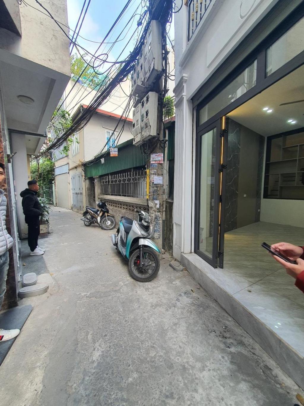 Bán nhà Ngọc Thuỵ trong đê 37m  x 4T, oto, Nở hậu siêu đẹp chỉ 6 tỷ 1 còn thương lượng. LH - Ảnh chính