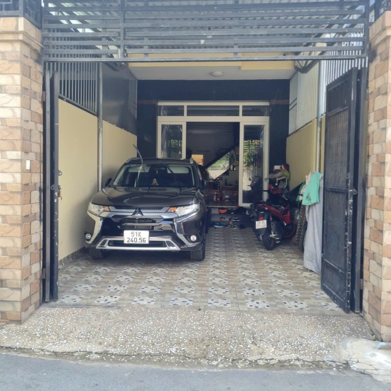Gấp Bán Nhà 2 tâng Lê Văn Việt. 100m2, Khu Phân Lô. Ngay Ngã 3 Mỹ Thành - Lê Văn VIệt. - Ảnh 1
