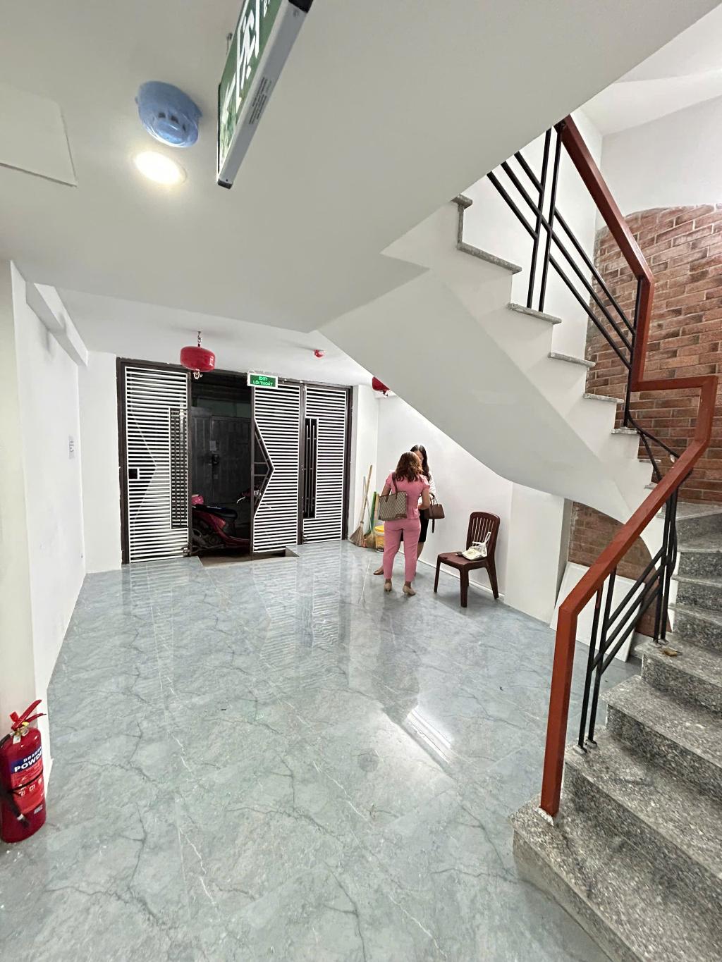 Bán nhà CCMN Trần Duy Hưng, Cầu Giấy, ngõ nông, 50m2, 6 tầng, Mt 4m, chỉ 17.4 tỷ - Ảnh chính