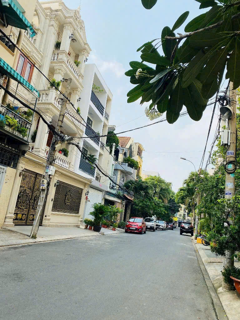 Bán nhà nát góc 2MT  đường dt: 8,1mx17m. <br>Điạ chỉ 26/ đường Nguyễn Minh Hoàng, khu K300, Giá 30.850 - Ảnh 1