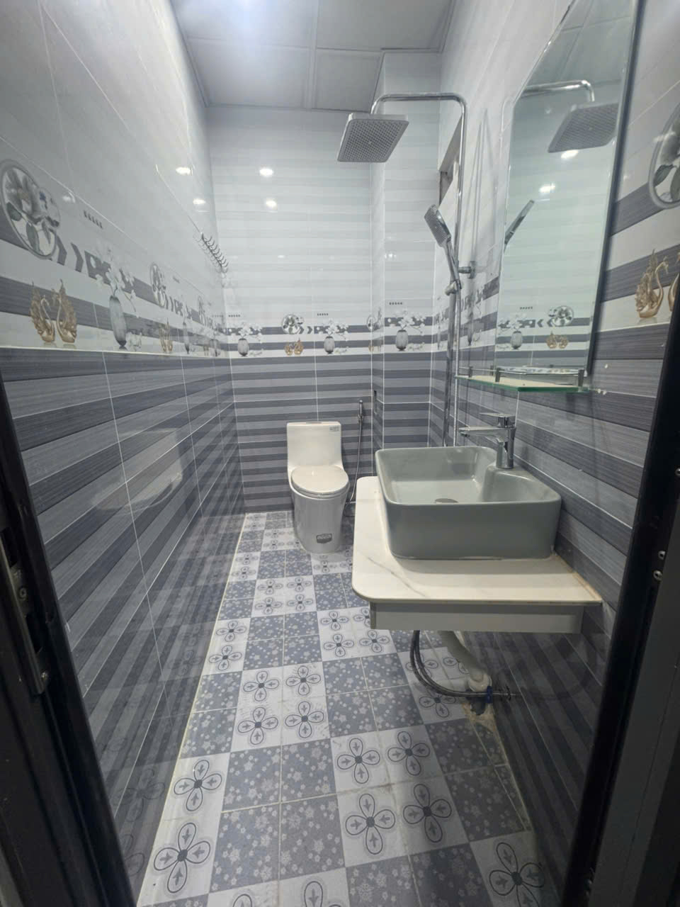 CHÍNH CHỦ CHO THUÊ NHÀ NGUYÊN CĂN  1 trệt 1 lửng giữa trung tâm TP.Biên Hòa -Đồng Nai - Ảnh 3