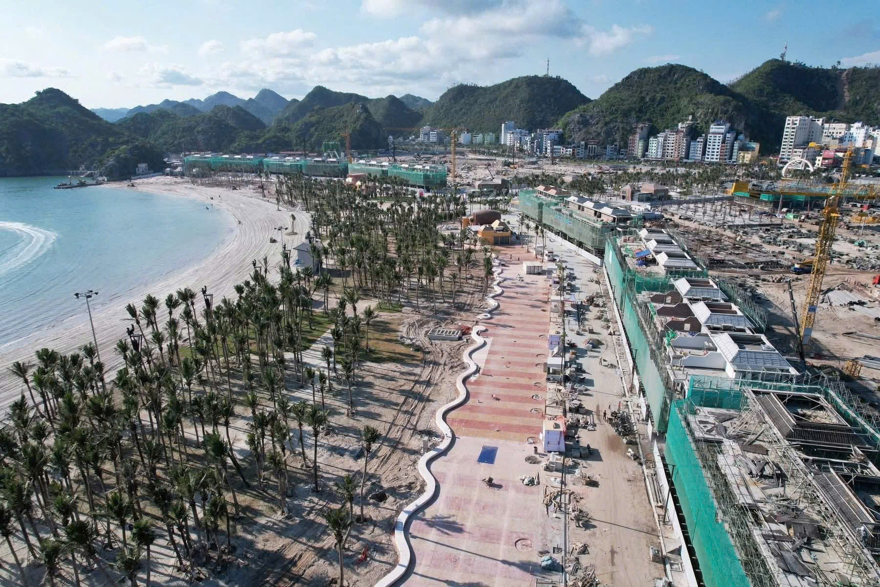 Bán khách sạn mặt tiền view biển, trung tâm Cát Bà, có bãi tắm riêng đẹp nhất đảo, 16 tỷ - Ảnh 2