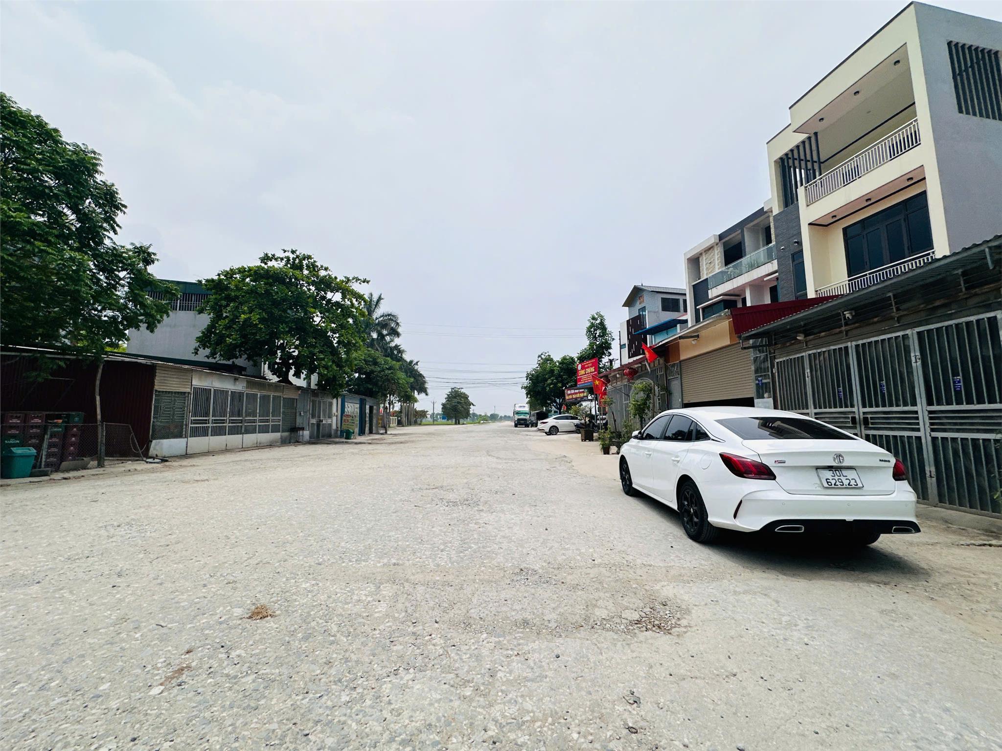 XUÂN BÁCH -QUANG TIẾN- MT SIÊU ĐẸP 5,36M ĐƯỜNG Ô TÔ THÔNG THẲNG TẮP giá hơn 2 tỷ - Ảnh chính