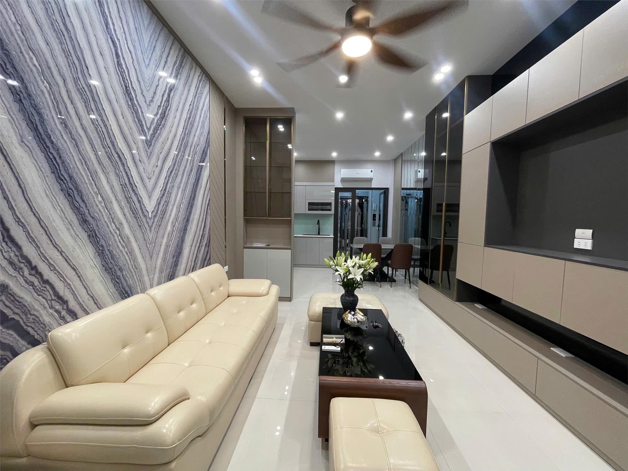 Siêu phẩm Ngọc Thụy 55m,5 tầng,mtiền 4m,thang máy,full nội thất,ngõ thông,Vf3 đỗ cửa,giá 12.x tỷ - Ảnh chính