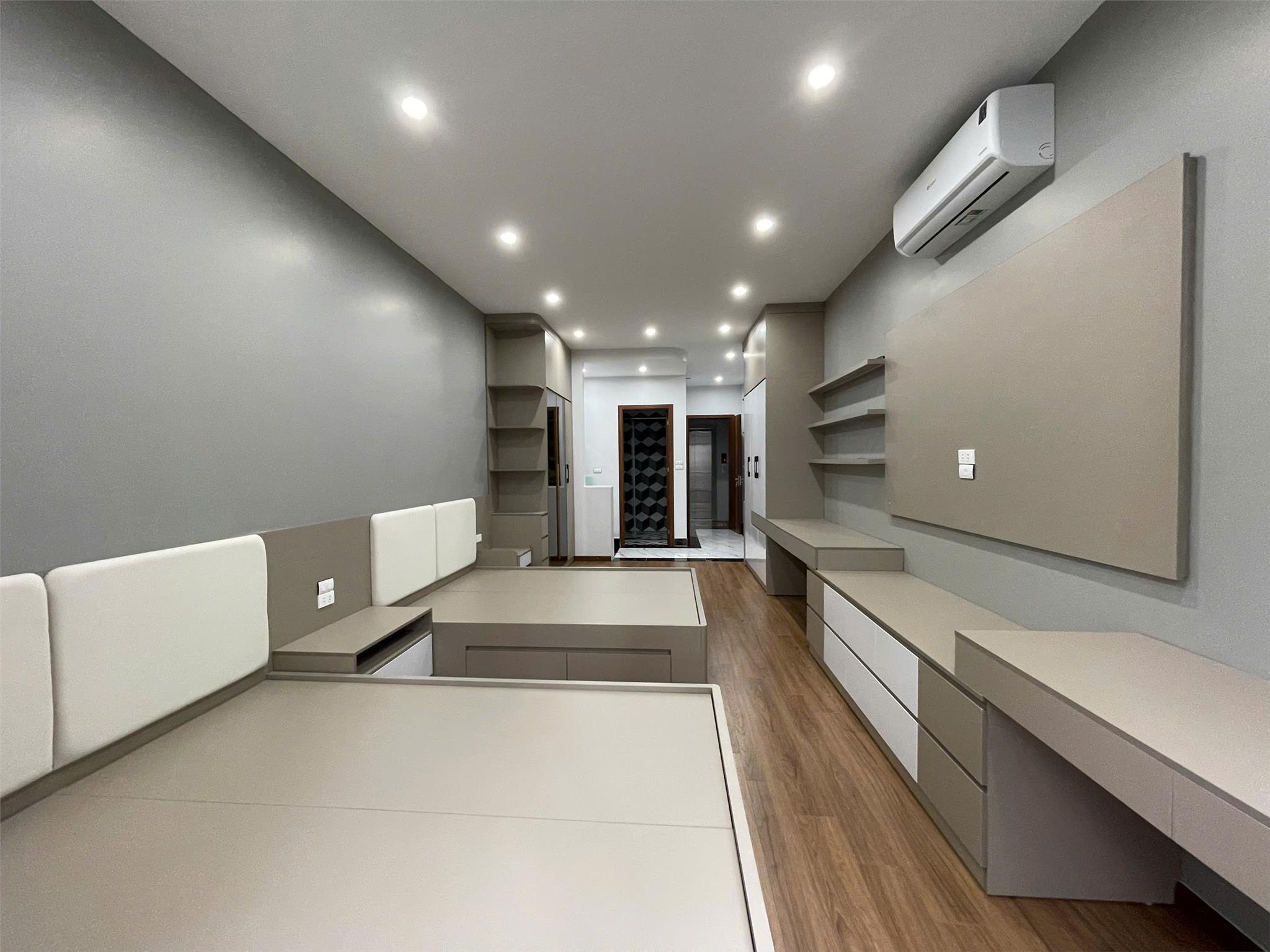 Siêu phẩm Ngọc Thụy 55m,5 tầng,mtiền 4m,thang máy,full nội thất,ngõ thông,Vf3 đỗ cửa,giá 12.x tỷ - Ảnh 3