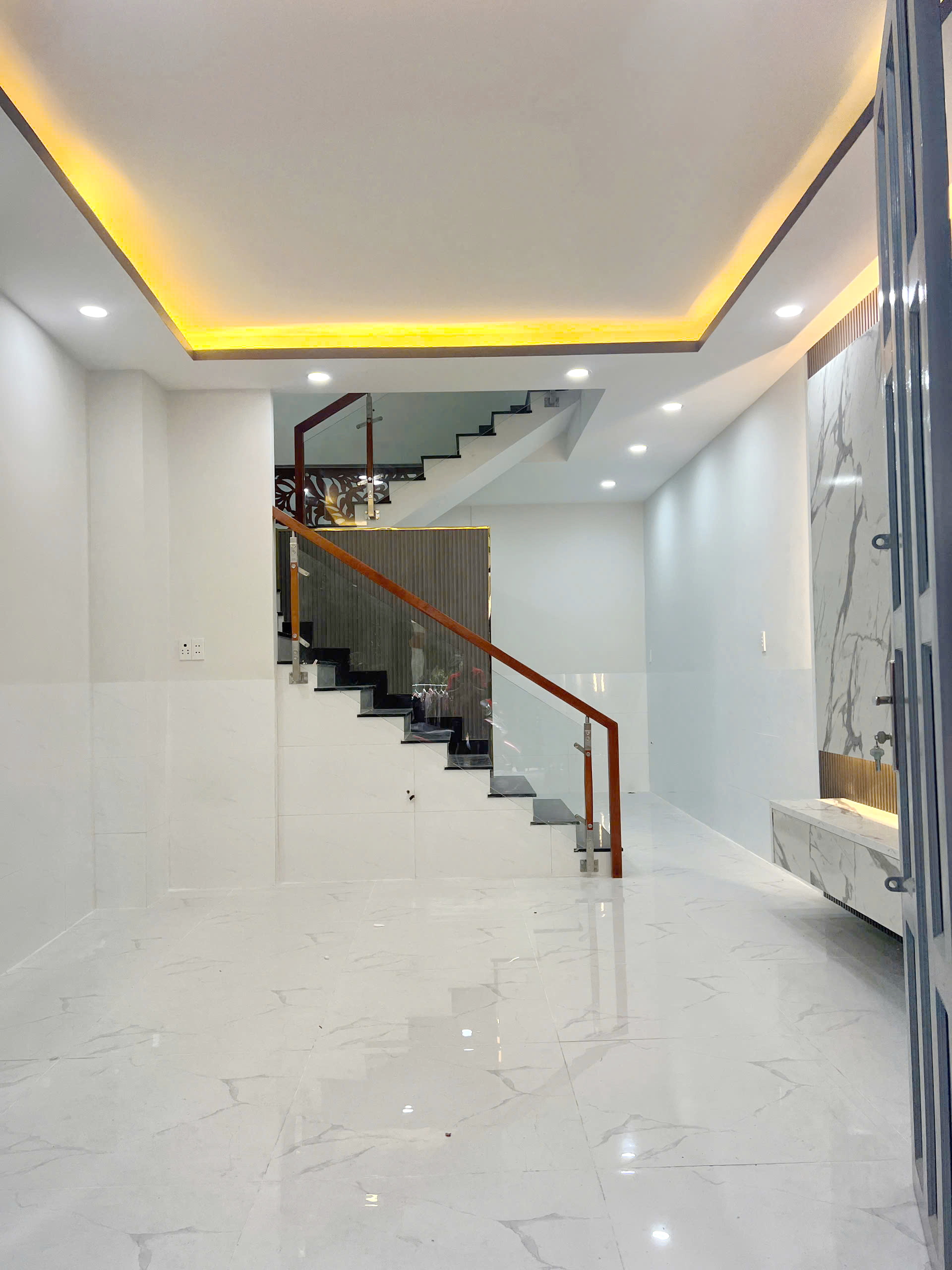 Bán nhà hẻm số 9 Âu Dương Lân Phường 3 Quận 8 - Ảnh 1