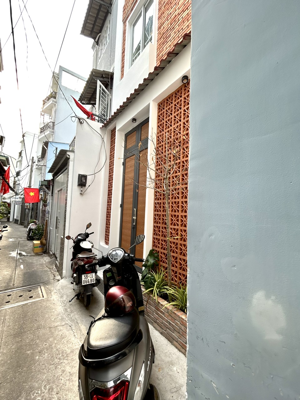 BÁN NHÀ 4 TẦNG, 5 PHÒNG NGỦ, Q.4, GIÁ 6.75TỶ - VỊ TRÍ VÀNG, SỔ HỒNG CHÍNH CHỦ - Ảnh 2