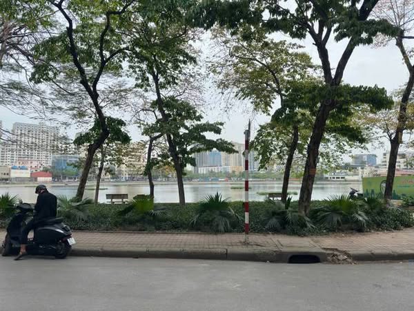 Bán nhanh căn hộ tập thể Giảng Võ phố Trần Huy Liệu 2 ngủ, diện tích 40m2 giá tốt - Ảnh chính