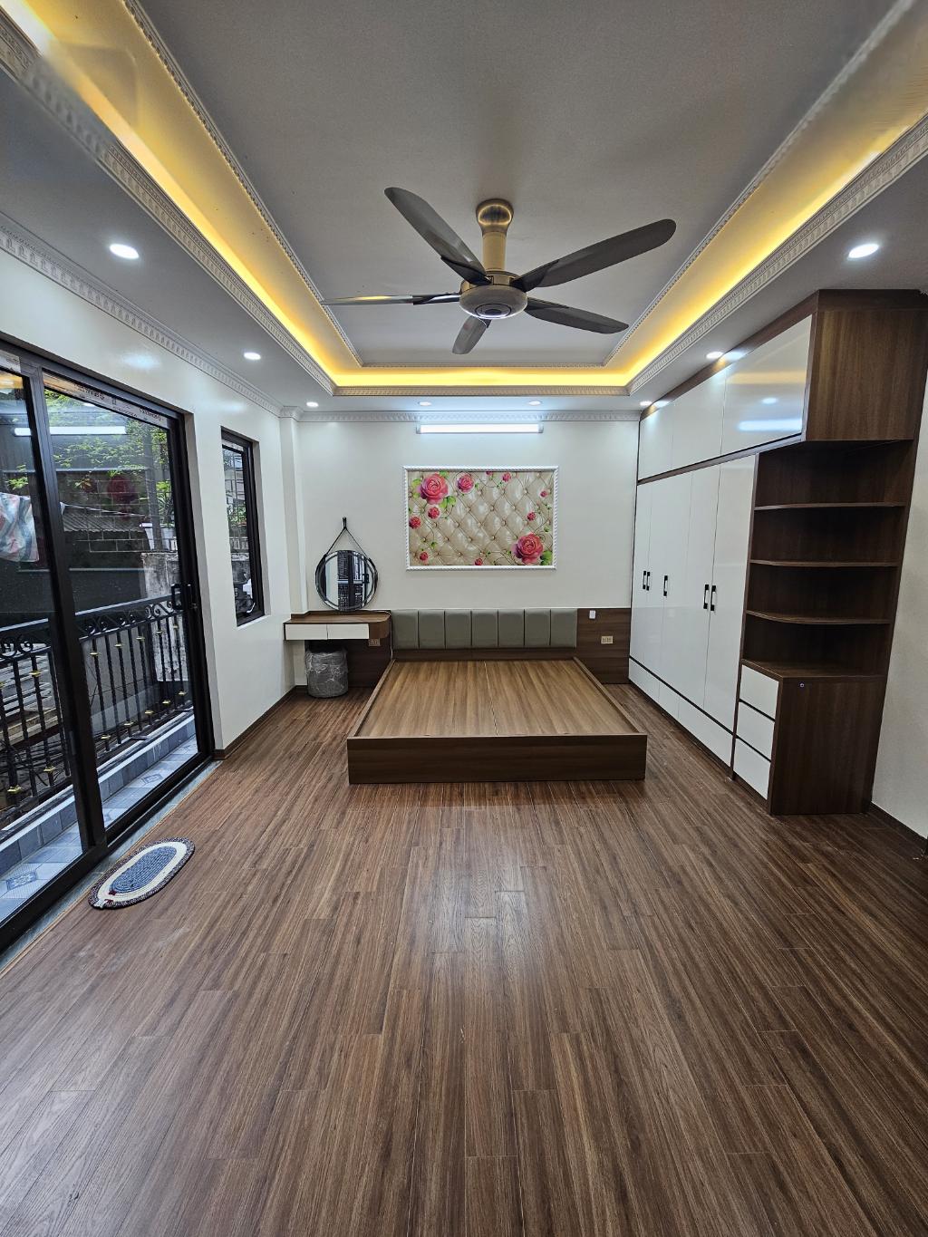 Nhà 5 tầng  Thang máy xịn  View hồ – phân lô cán bộ Tam Trinh  Giá 12.8 tỷ<br>MỘT KHOẢNG TRỜI RIÊNG - Ảnh 2