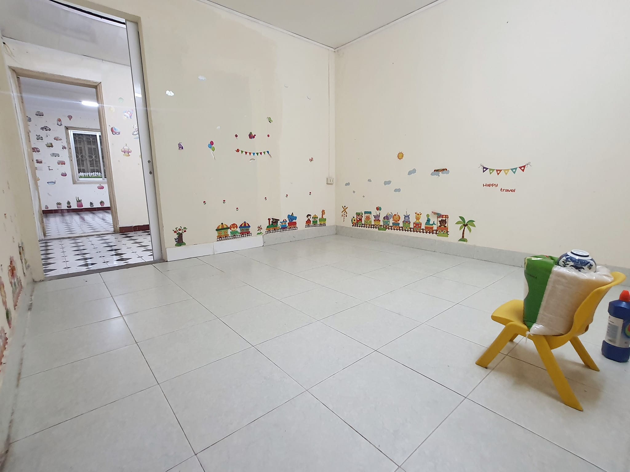 Chính chủ cần cho thuê căn hộ tầng 2 tòa C2 mặt đường Phạm Ngọc Thạch, Đống Đa, Hà Nội. - Ảnh 2