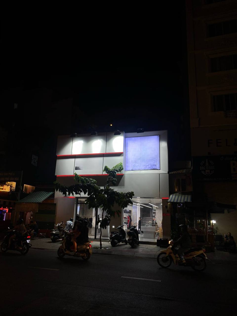SANG SHOP MẶT TIỀN NGUYỄN TRÃI – NGUYÊN CĂN RỘNG 8M – VỊ TRÍ ĐẮẮẮC ĐỊA CHO THƯƠNG HIỆU THỜI TRANG! - Ảnh 2