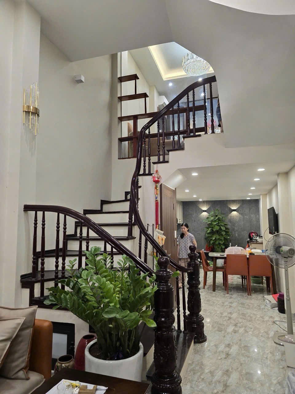 Cần bán nhà đẹp Đường Láng, Đống Đa, 43m2, 2 THOÁNG- Ô TÔ VÀO, 12.8 tỷ - Ảnh 1