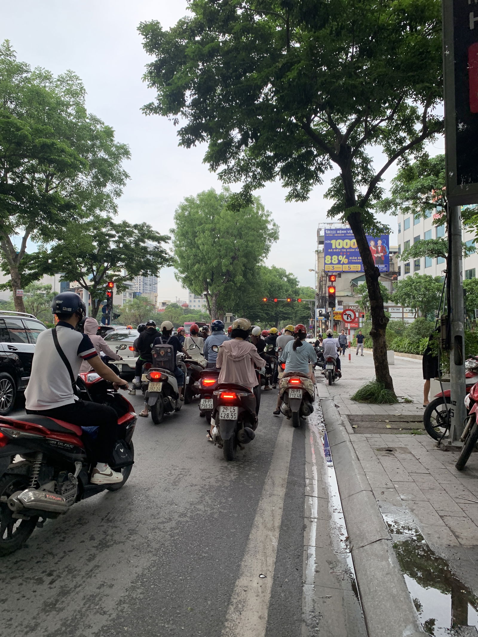 Cần bán nhà đẹp Đường Láng, Đống Đa, 43m2, 2 THOÁNG- Ô TÔ VÀO, 12.8 tỷ - Ảnh chính